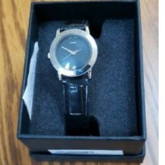 NWOT MOVT Women's Watch stainless steel back - Picture 1 of 1